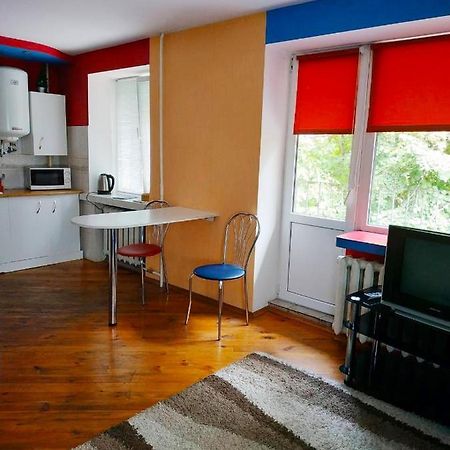 Apartamento "Центр Ж/Д" Rivne Exterior foto