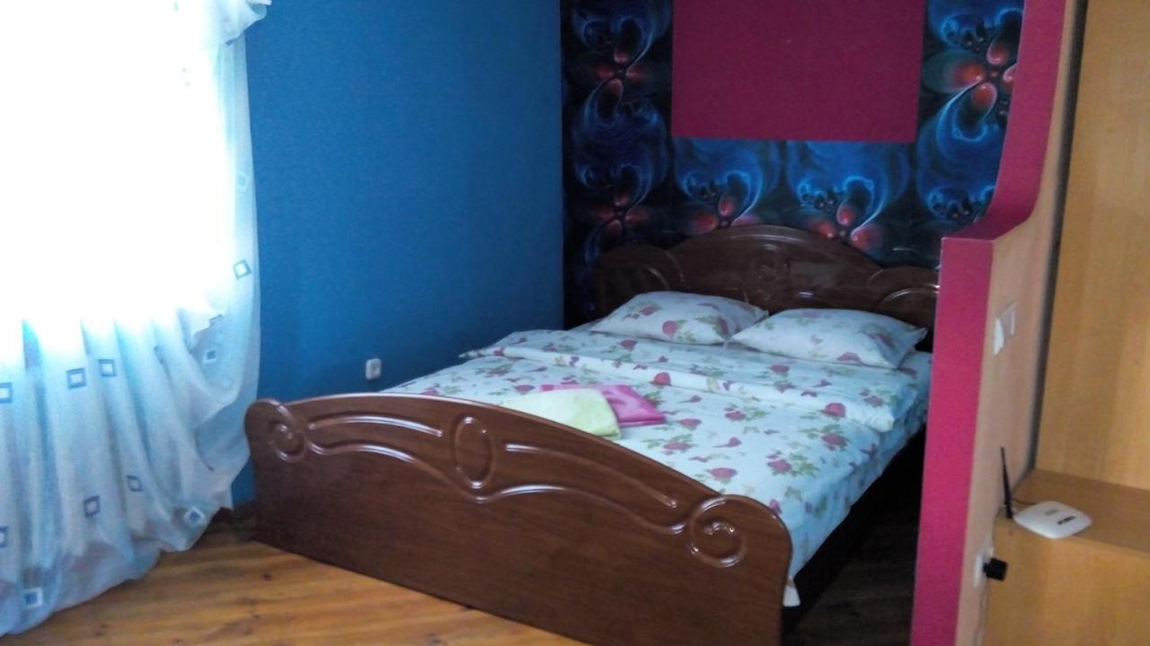 Apartamento "Центр Ж/Д" Rivne Exterior foto