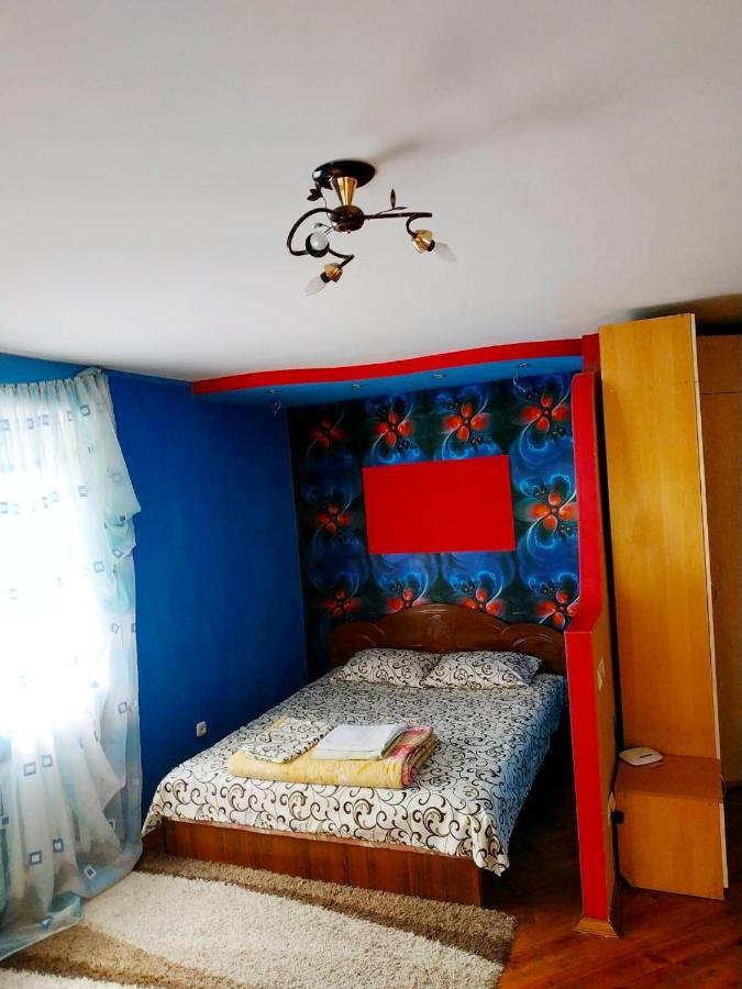 Apartamento "Центр Ж/Д" Rivne Exterior foto