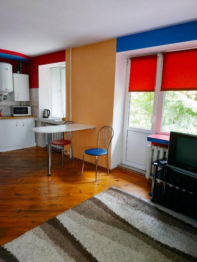 Apartamento "Центр Ж/Д" Rivne Exterior foto